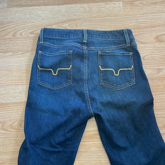 Kimes Ranch Sarah Jeans 2x30 - Picture 3 of 9